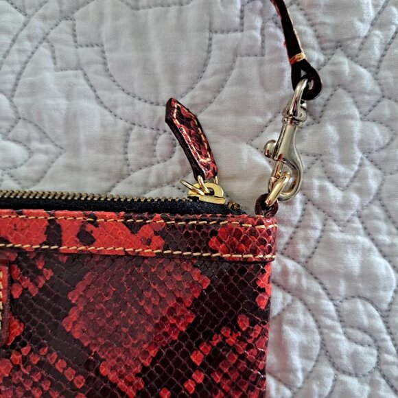 EUC Dooney & Bourke Red Python Snake Embossed Wristlet Wallet - Unusual Lining - Picture 7 of 11